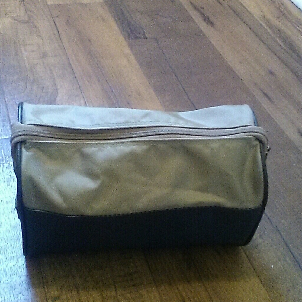 Chaps mens travel/shave case by Chaps/Ralph Lauren